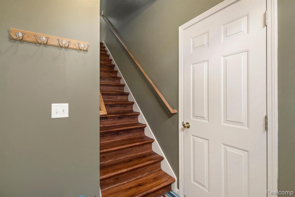 2016 CEDAR VALLEY Drive, Canton, MI 48188 — Photo 29