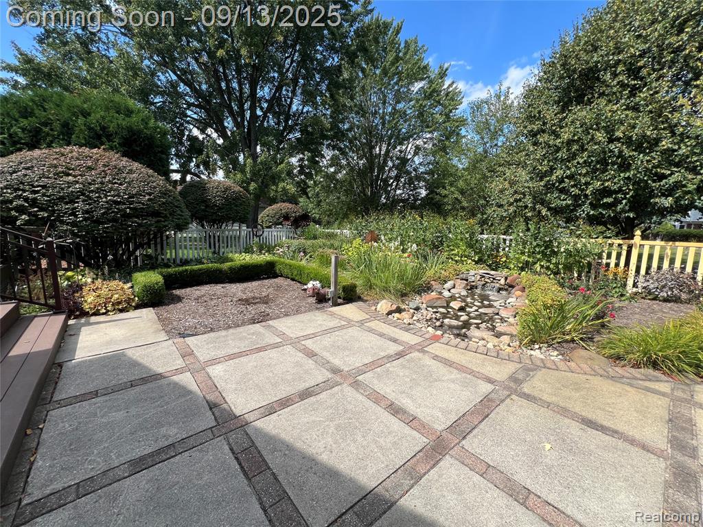 9257 Burning Tree Drive, Grand Blanc, MI 48439 — Photo 5