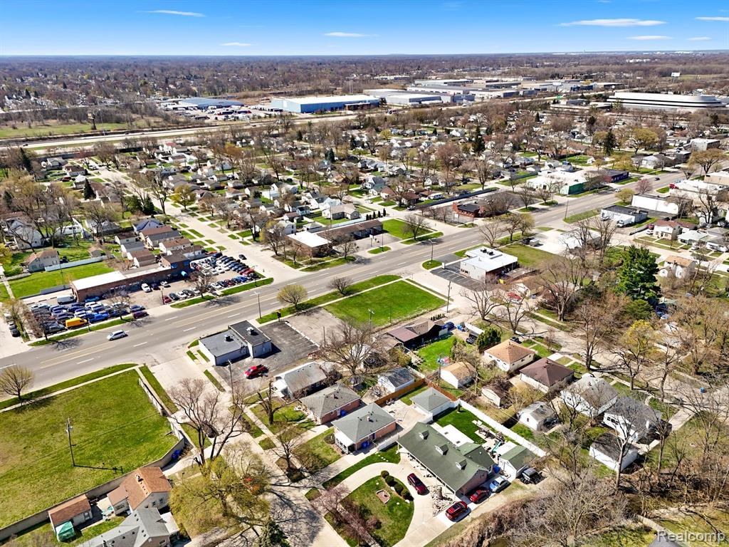 5692 JACKSON Street, Dearborn Heights, MI 48125 — Photo 31