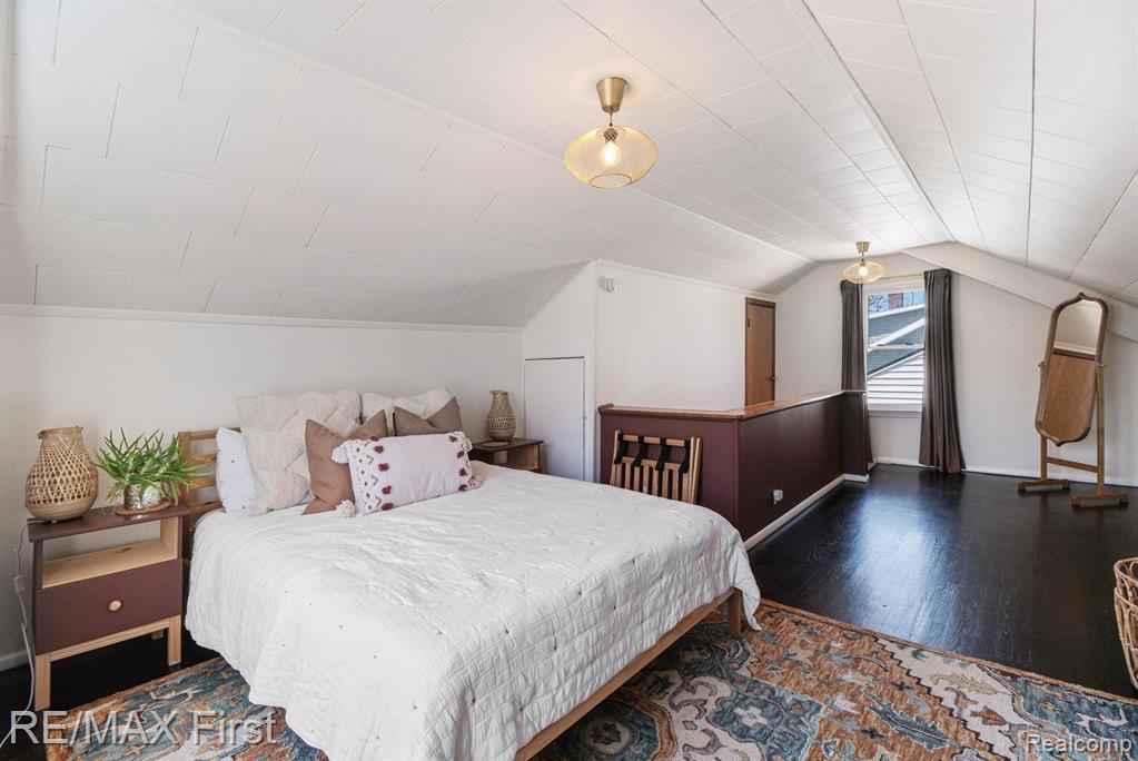 560 E Oakridge Street, Ferndale, MI 48220 — Photo 17