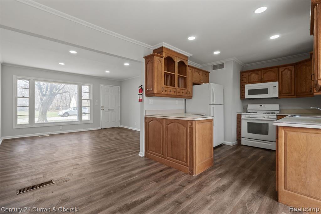 545 HUDSON Street, Ypsilanti, MI 48198 — Photo 5