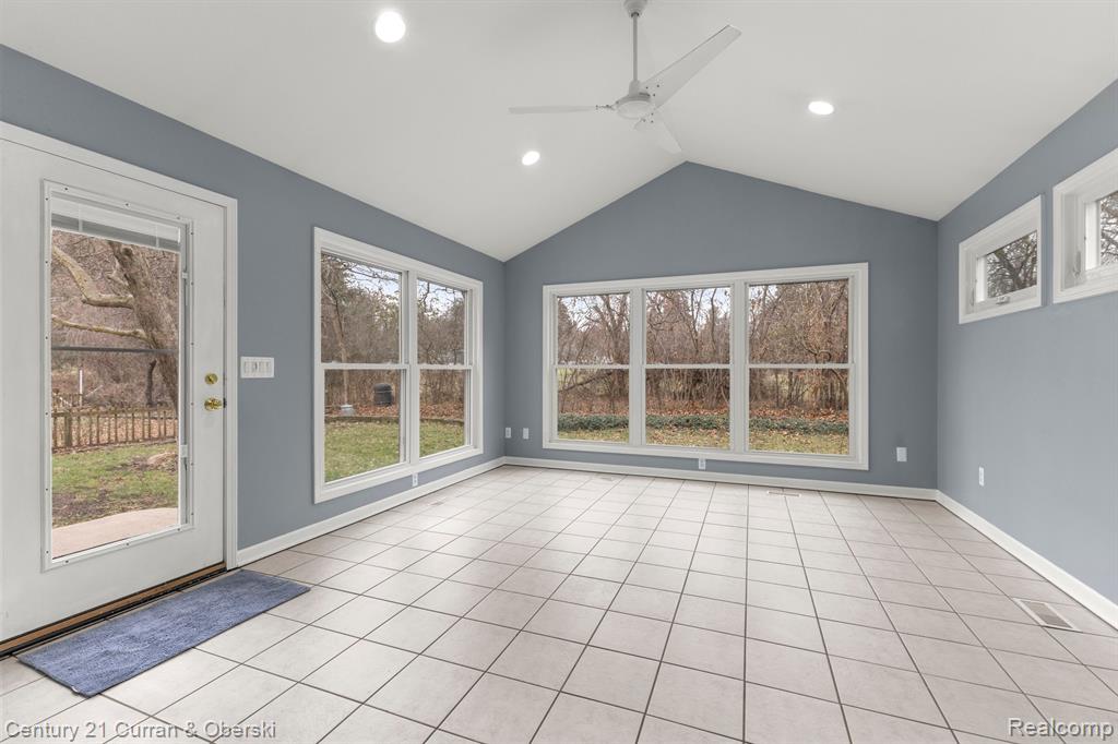 3052 TURNBERRY Lane E, Ann Arbor, MI 48108 — Photo 32