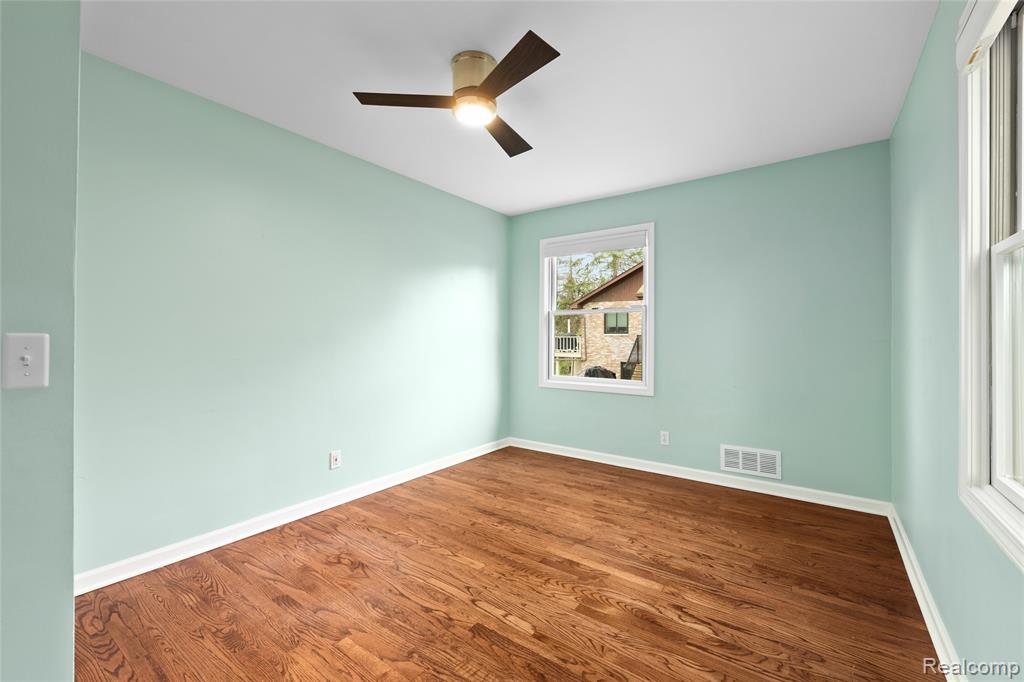235 INDIANWOOD Road, Lake Orion, MI 48362 — Photo 13
