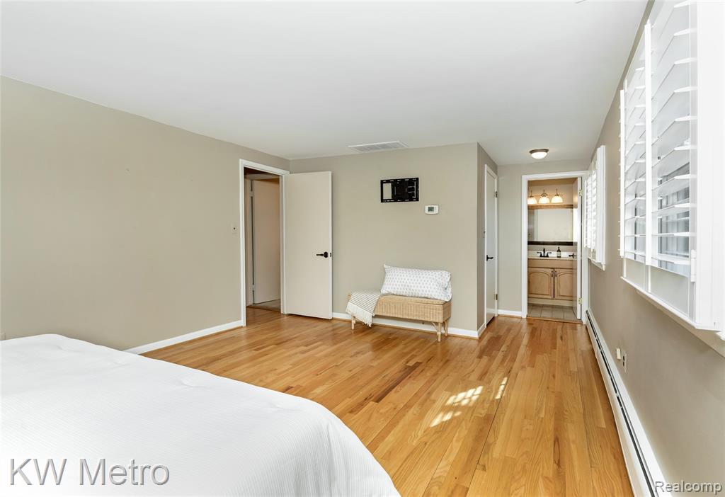 5897 Sutters Lane, Bloomfield Hills, MI 48301 — Photo 29