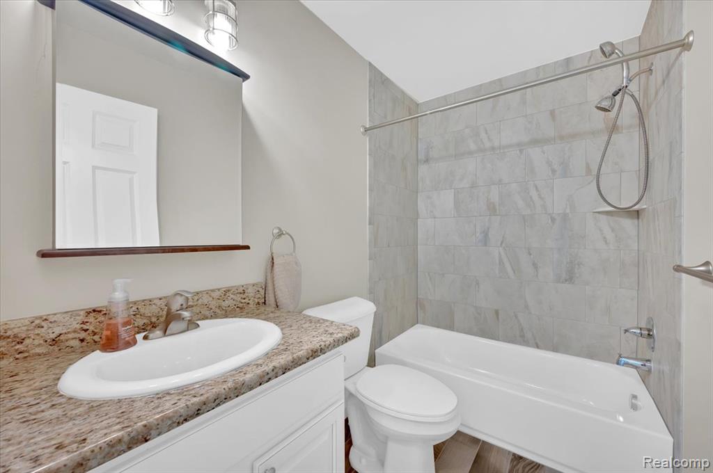 50088 Watling Street, 99, Shelby Twp, MI 48317 — Photo 21