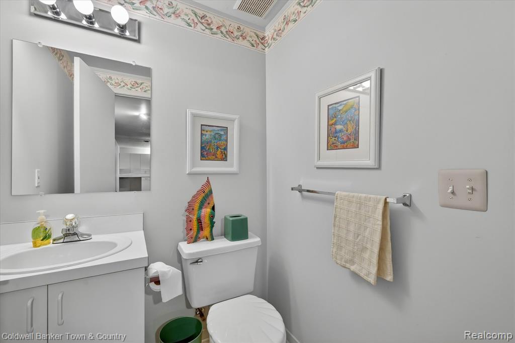 6172 Westbrooke Drive, West Bloomfield, MI — Photo 38