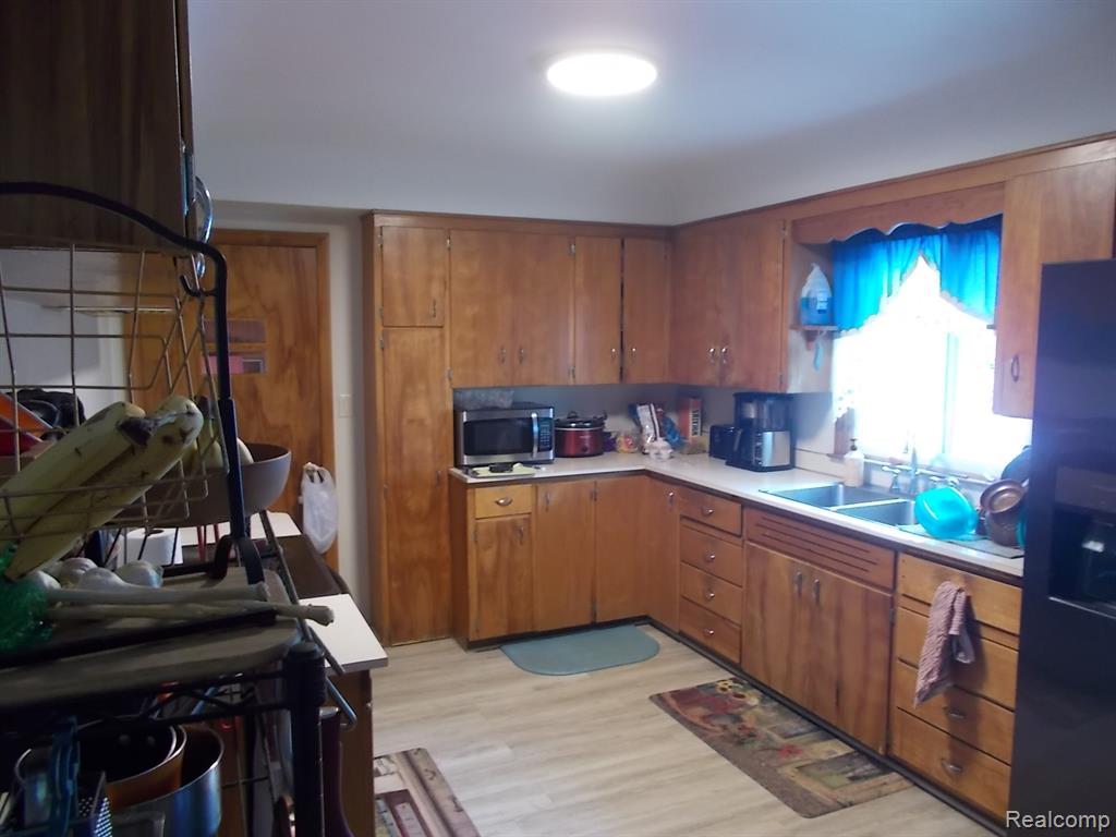 3752 Main Street, Akron, MI 48701 — Photo 3