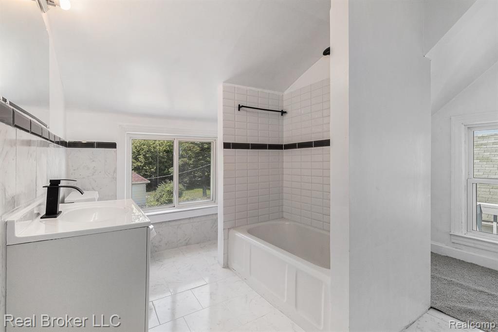8301 Dodge Avenue, Warren, MI 48089 — Photo 14