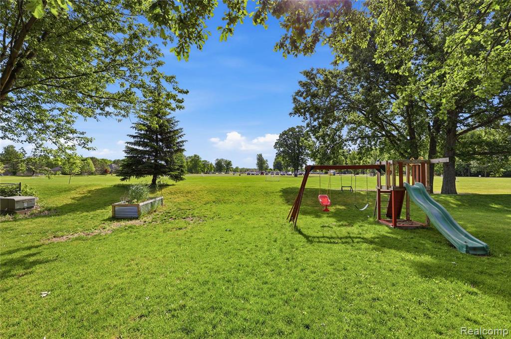 35724 Saint Clair Drive, New Baltimore, MI 48047 — Photo 47