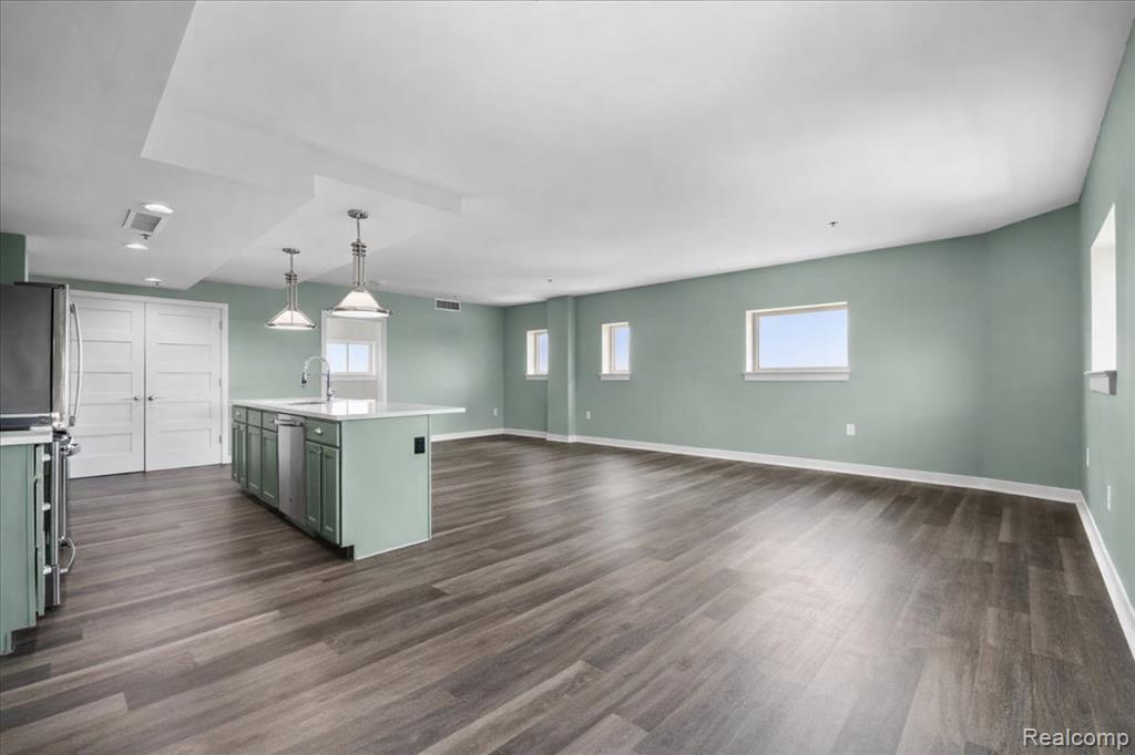 525 W LAFAYETTE Boulevard, Detroit, MI 48226 — Photo 11