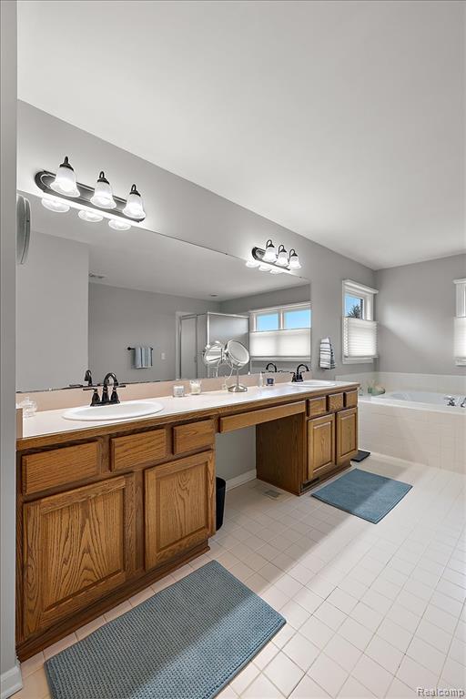 8446 S Shore Drive, Clarkston, MI 48348 — Photo 33