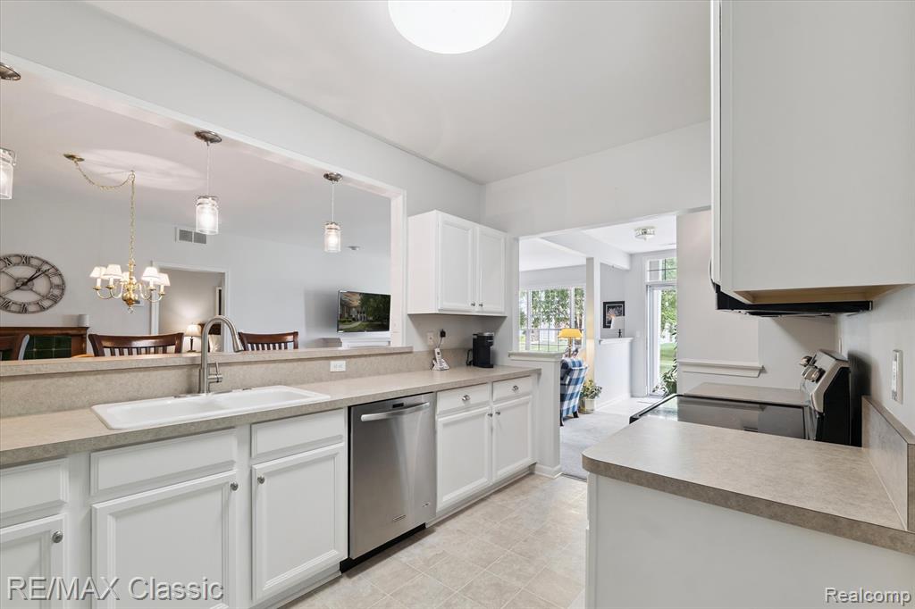 16808 Dover Drive, Northville, MI 48168 — Photo 9