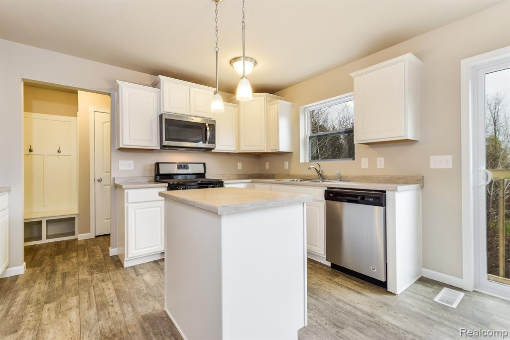 7377 River Rock Drive, Davison, MI 48423 — Photo 6