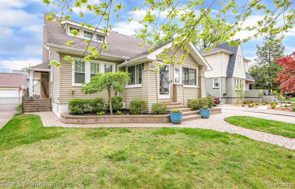 424 W Hudson Avenue, Royal Oak, MI 48067 — Photo 2