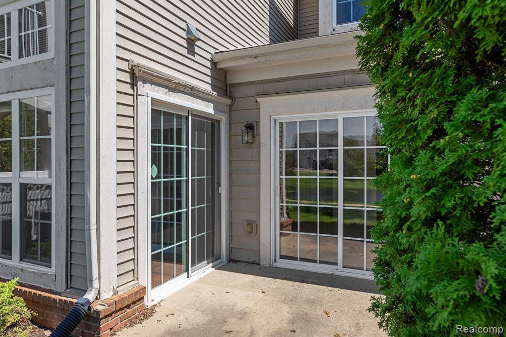 14105 ADDINGTON Drive, Commerce Twp, MI 48390 — Photo 30