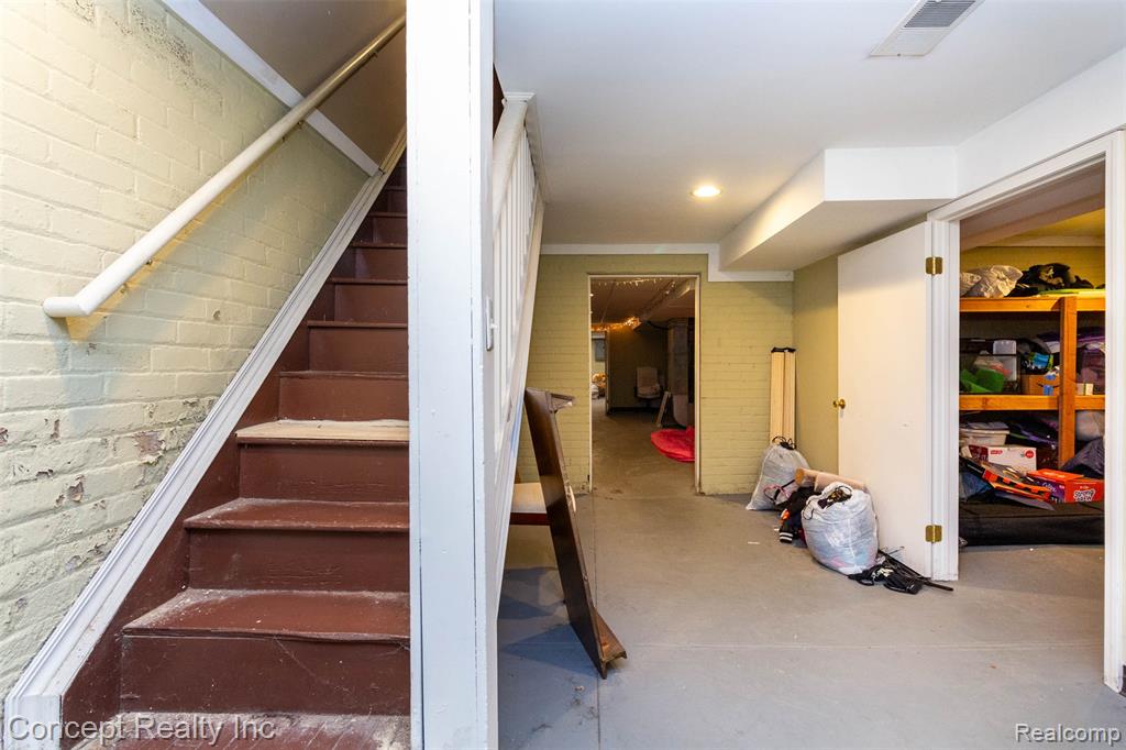 440 E FERRY Street, Detroit, MI 48202 — Photo 31