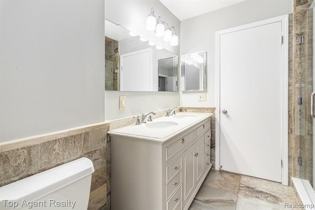 43954 McLean Drive, Sterling Heights, MI 48313 — Photo 21