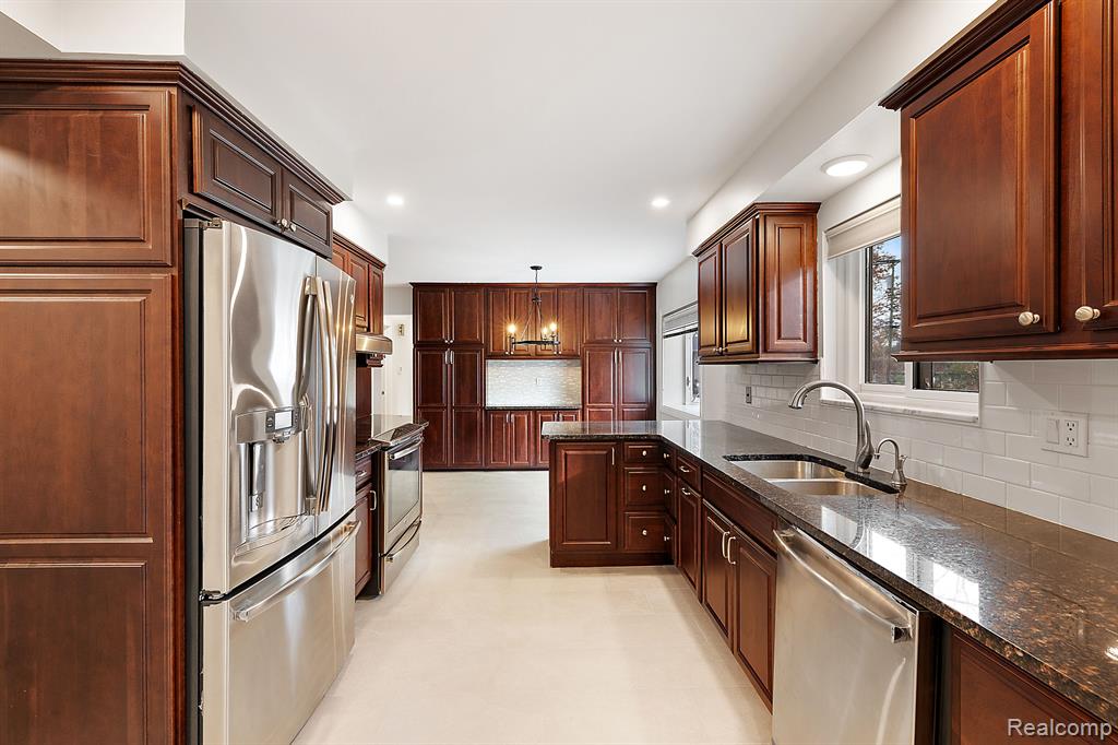 5666 GIBBING Road, Shelby, MI 48317 — Photo 14