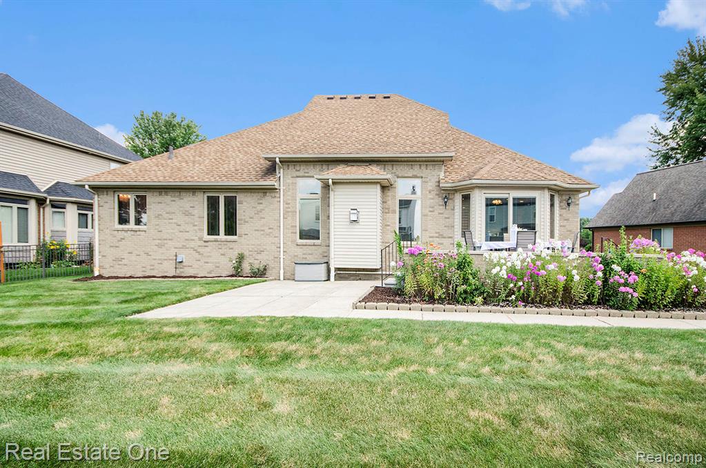 54149 Acadia Drive, Macomb, MI 48042 — Photo 31
