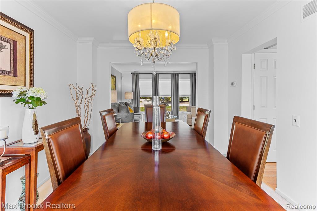 5492 Charrington Court, West Bloomfield, MI 48324 — Photo 38