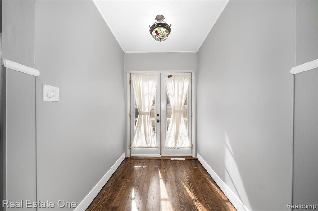 54 MOHAWK Road, Pontiac, MI 48341 — Photo 14