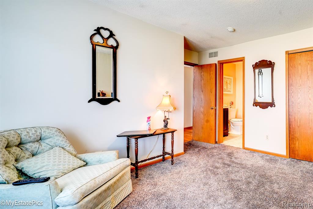 1807 PEBBLE CREEK Drive, Canton, MI 48188 — Photo 28