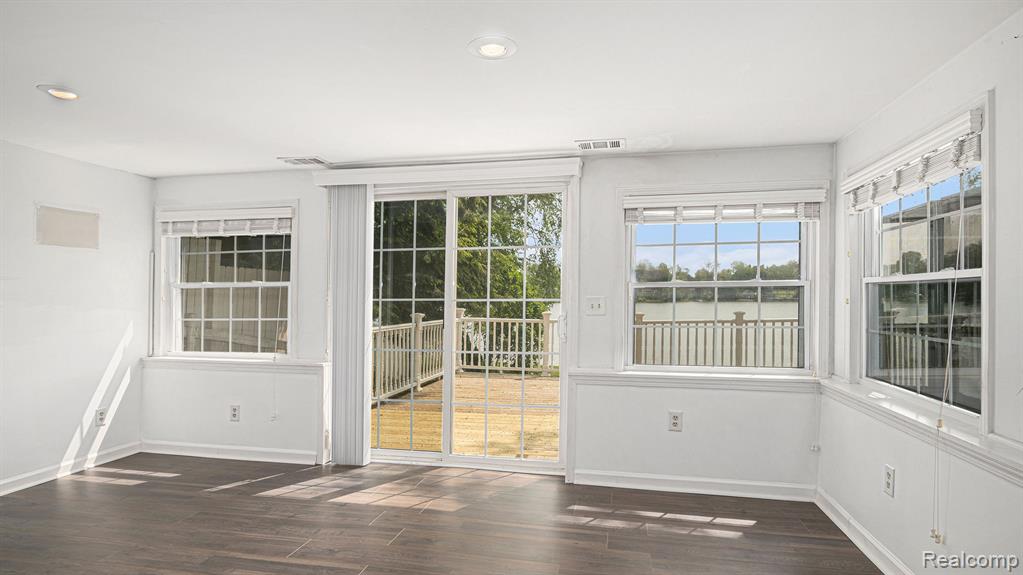 6288 Buckshore Drive, Whitmore Lake, MI 48189 — Photo 18