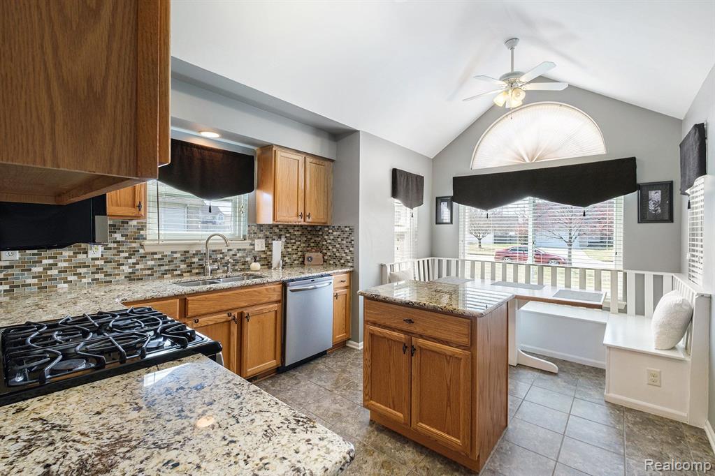 4181 MAPLEWOOD MEADOWS Avenue, Grand Blanc, MI 48439 — Photo 13