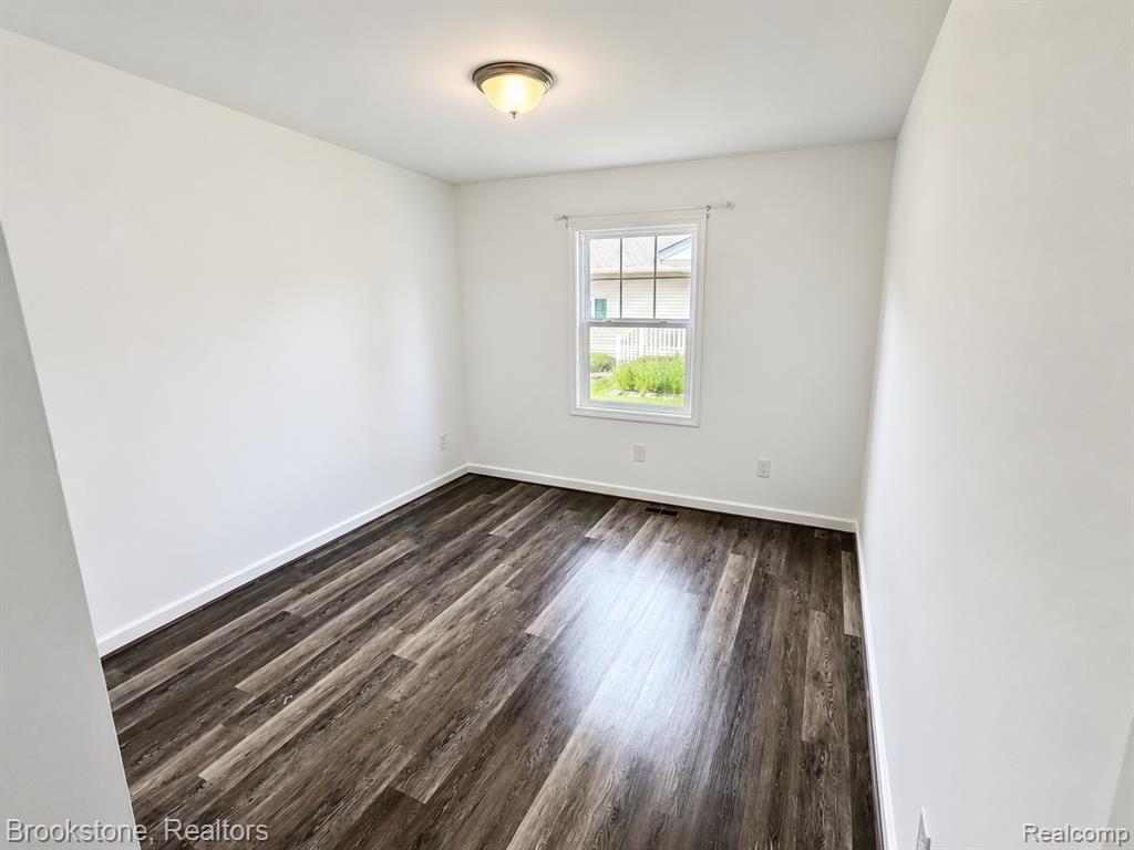 801 S 15TH Street, St. Clair, MI 48079 — Photo 7