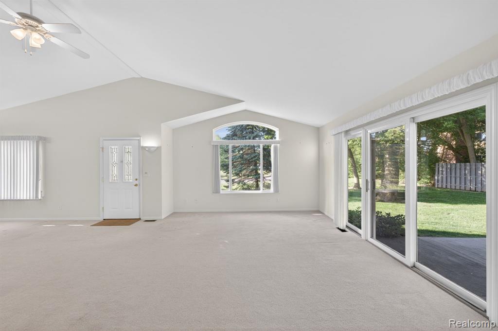 100 Aberdeen Drive, 36, Flushing, MI 48433 — Photo 16