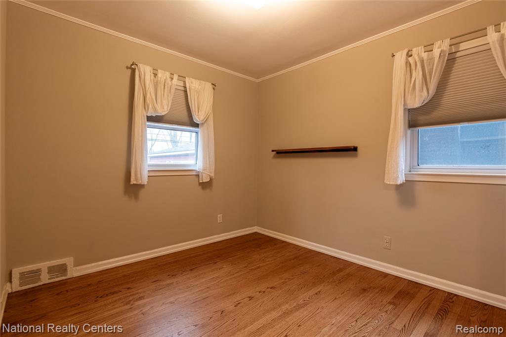 32653 Beacon Lane, Fraser, MI 48026 — Photo 12