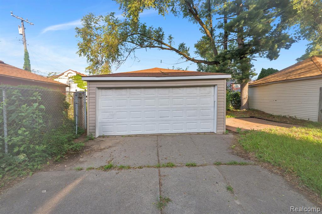 18961 Pennington Drive, Detroit, MI 48221 — Photo 35