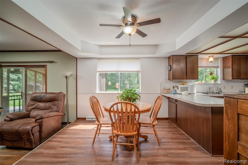 560 Coats Road, Lake Orion, MI 48362 — Photo 16
