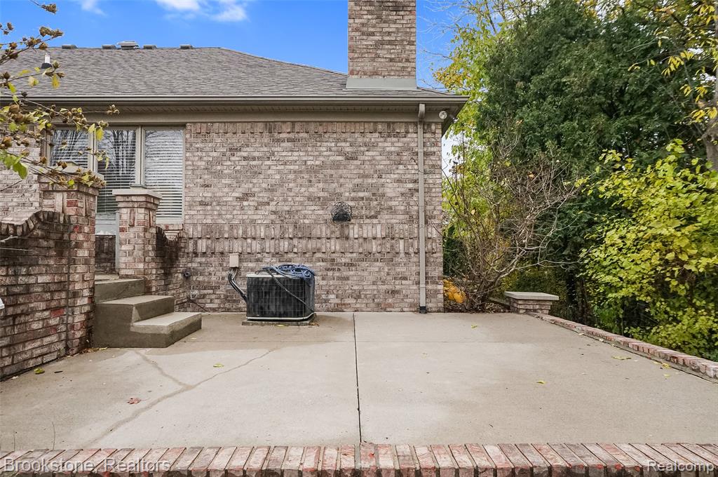 8948 Chestnut Run Drive, Shelby Twp, MI 48317 — Photo 39
