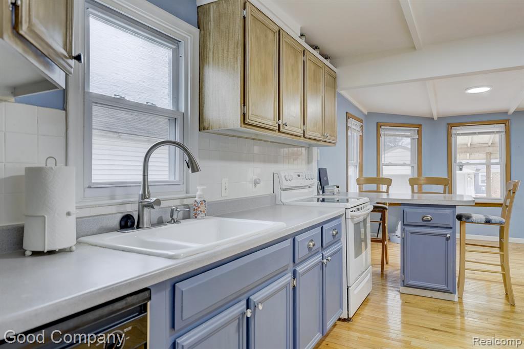 29329 Tawas Street, Madison Heights, MI 48071 — Photo 12