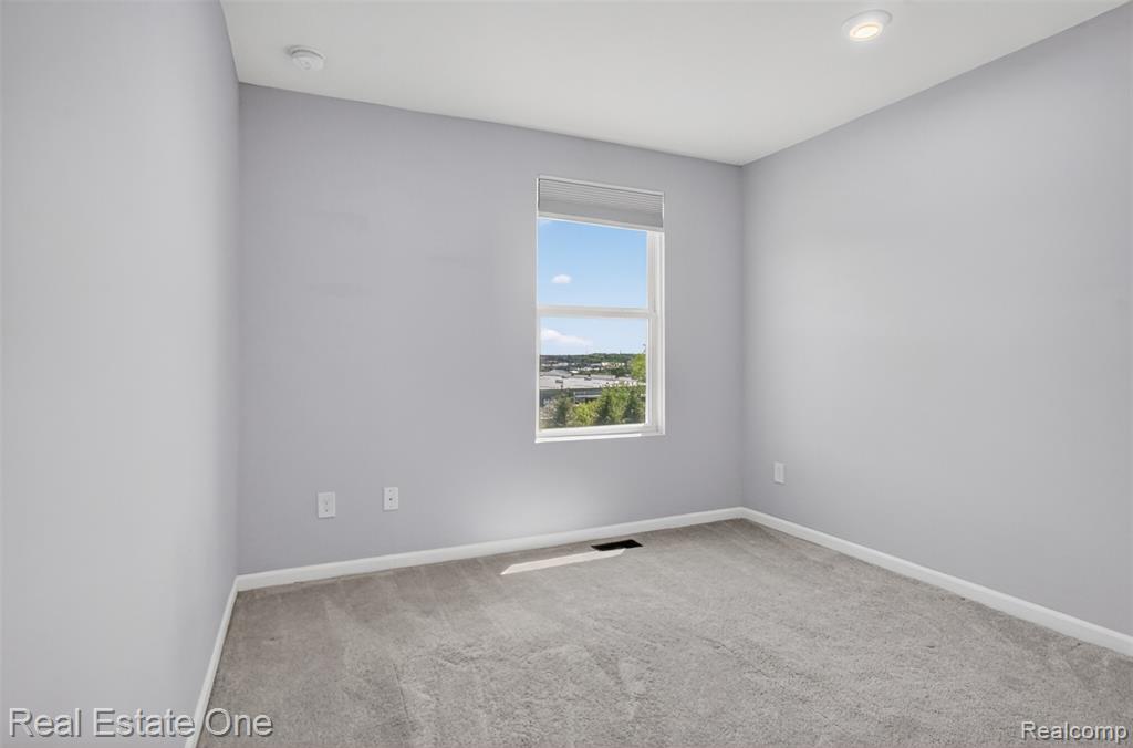 4799 Broomfield Way, Lake Orion, MI — Photo 24