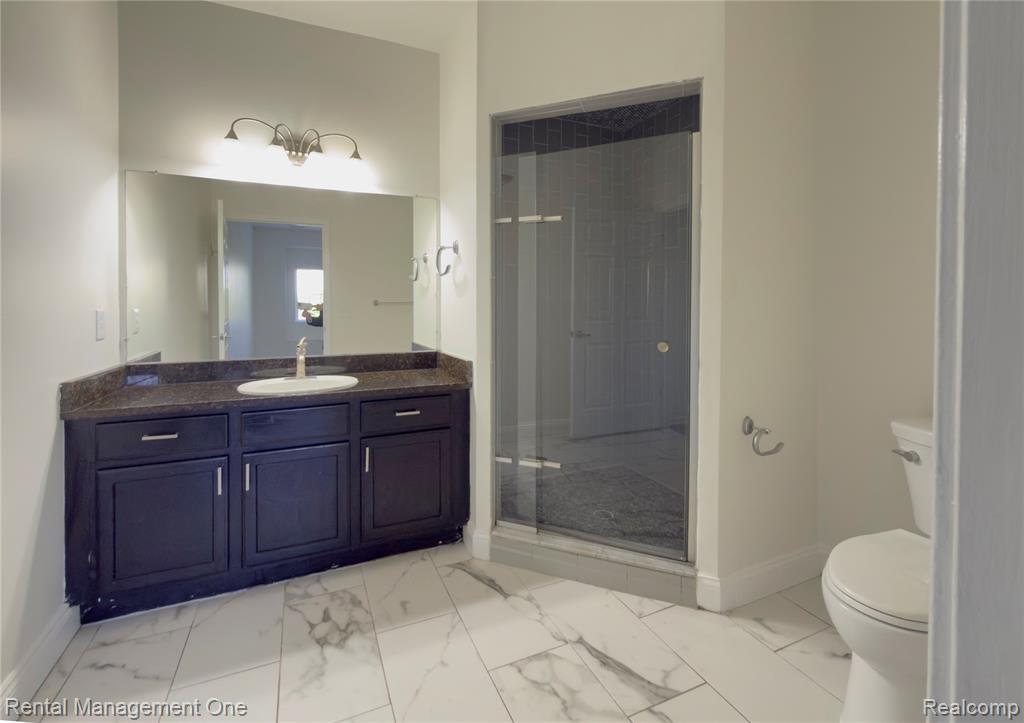 5637 Twin Oaks Drive, Sterling Heights, MI 48314 — Photo 22