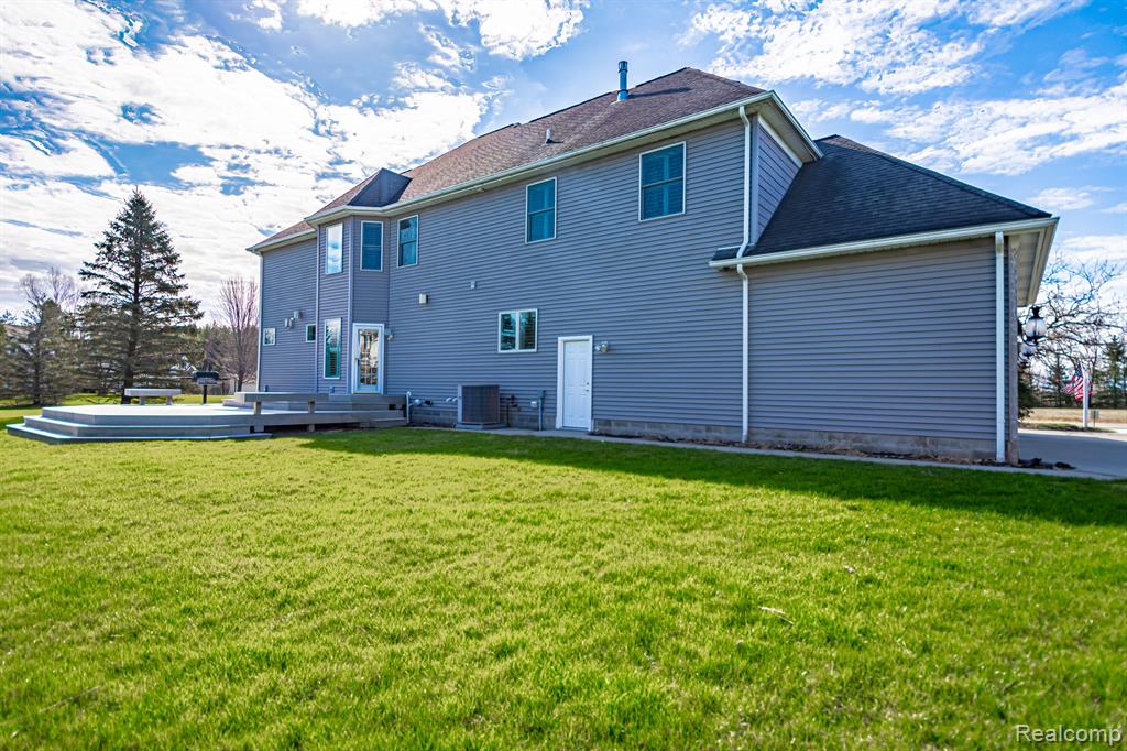 4670 HARVEST Row, MI 48049 — Photo 8