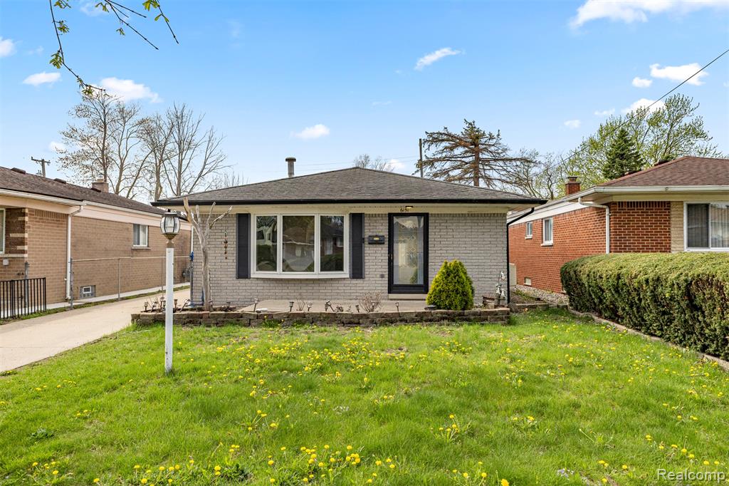 6151 Robindale Avenue, Dearborn Heights, MI 48127 — Photo 2