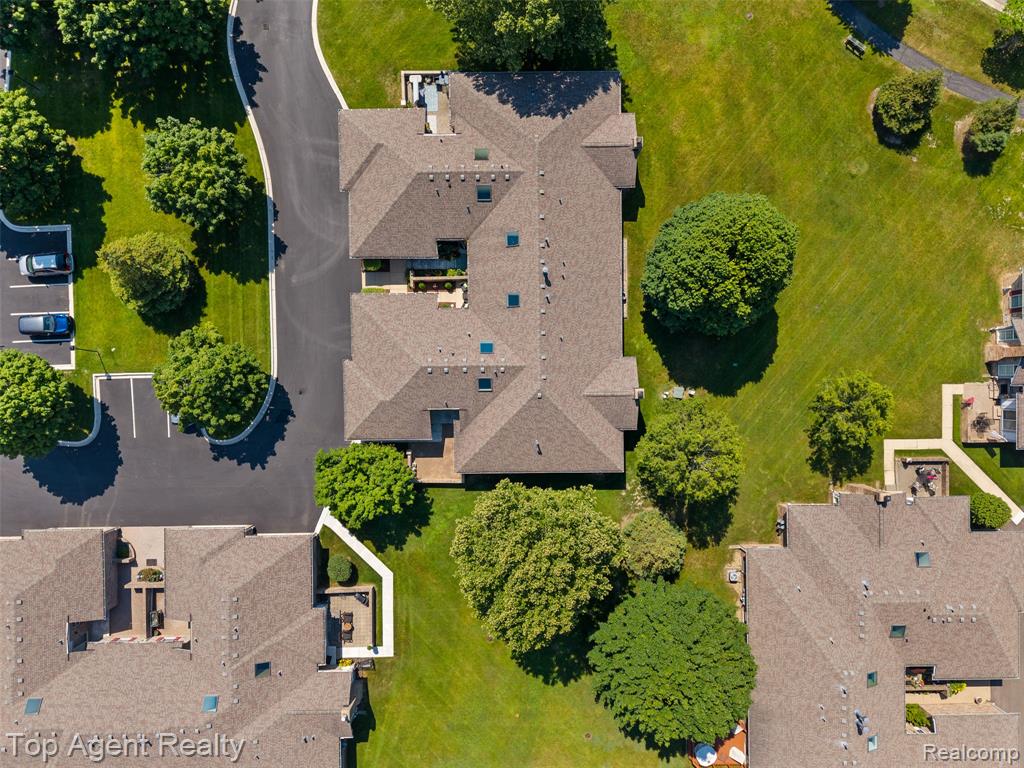48607 Sutton Bay Court, Shelby Twp, MI 48315 — Photo 33