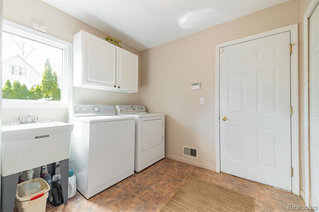 8555 Island Boulevard, Grosse Ile, MI 48138 — Photo 25