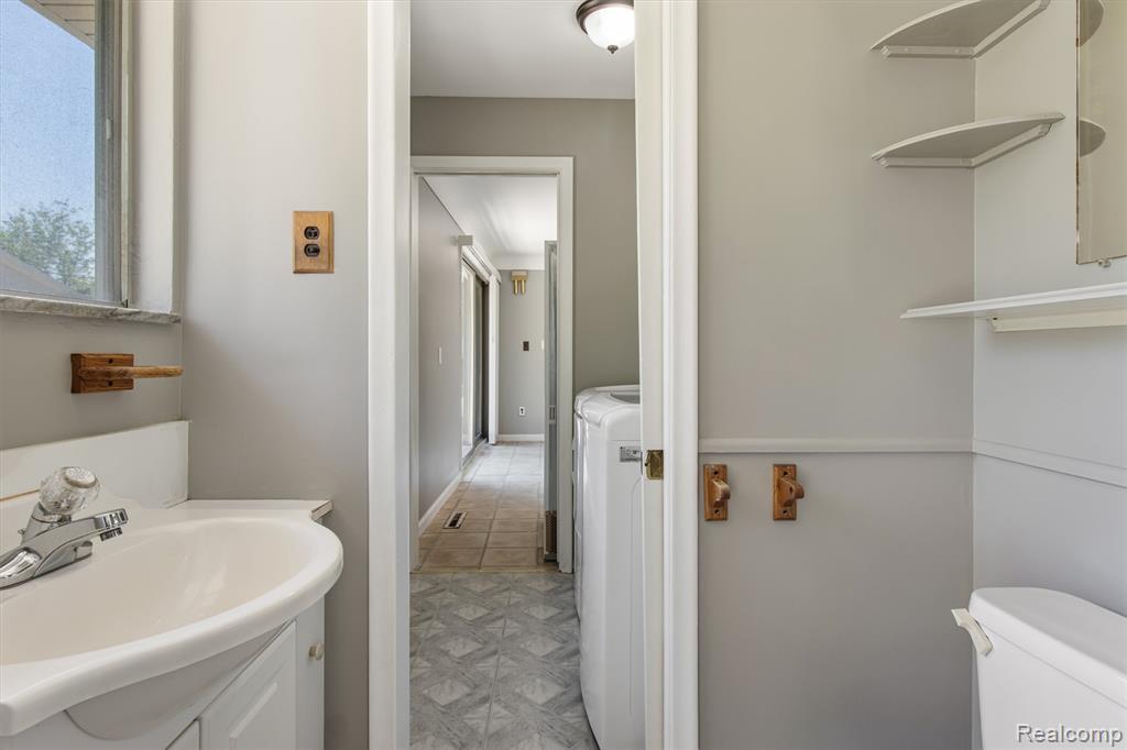 51056 Fairlane Drive, Utica, MI 48316 — Photo 26