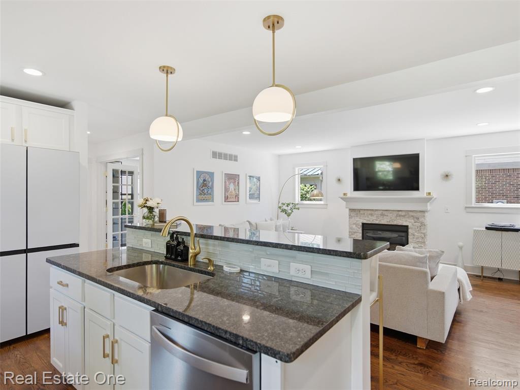 10125 Borgman Avenue, Huntington Woods, MI — Photo 15