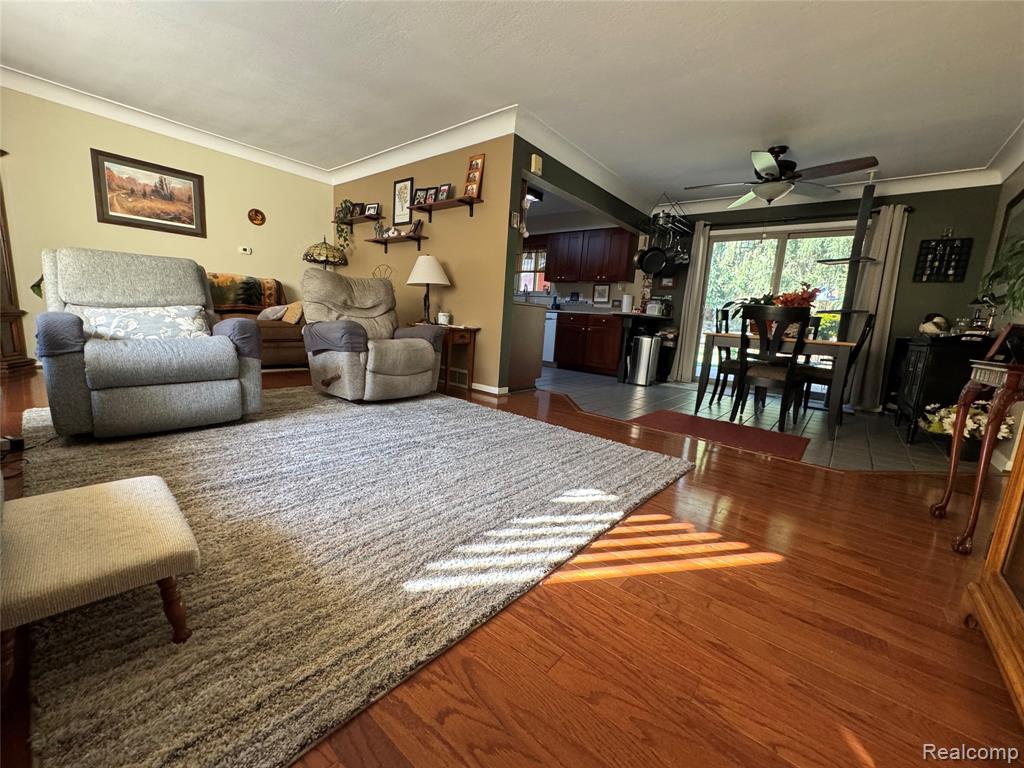 7665 Apache Trail Road, Temperance, MI 48182 — Photo 11
