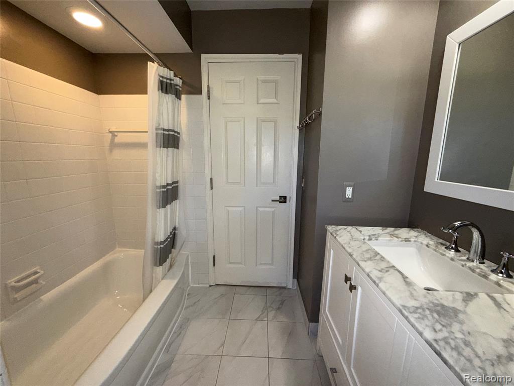 1929 Bayou Drive, Bloomfield, MI 48302 — Photo 14