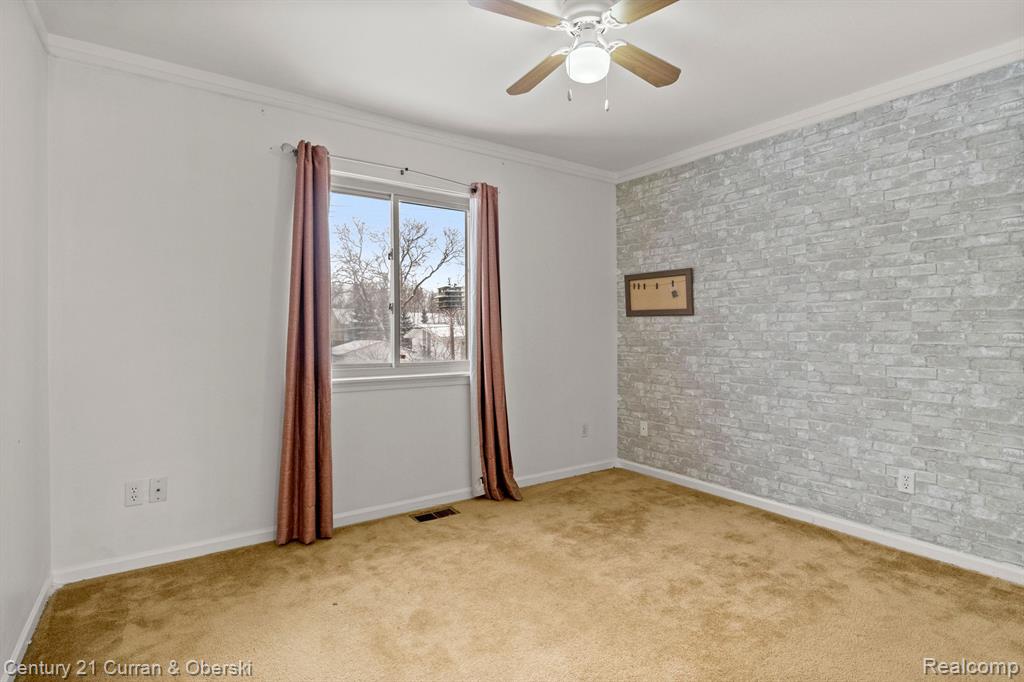 8054 ROBINDALE Avenue, Dearborn Heights, MI 48127 — Photo 23