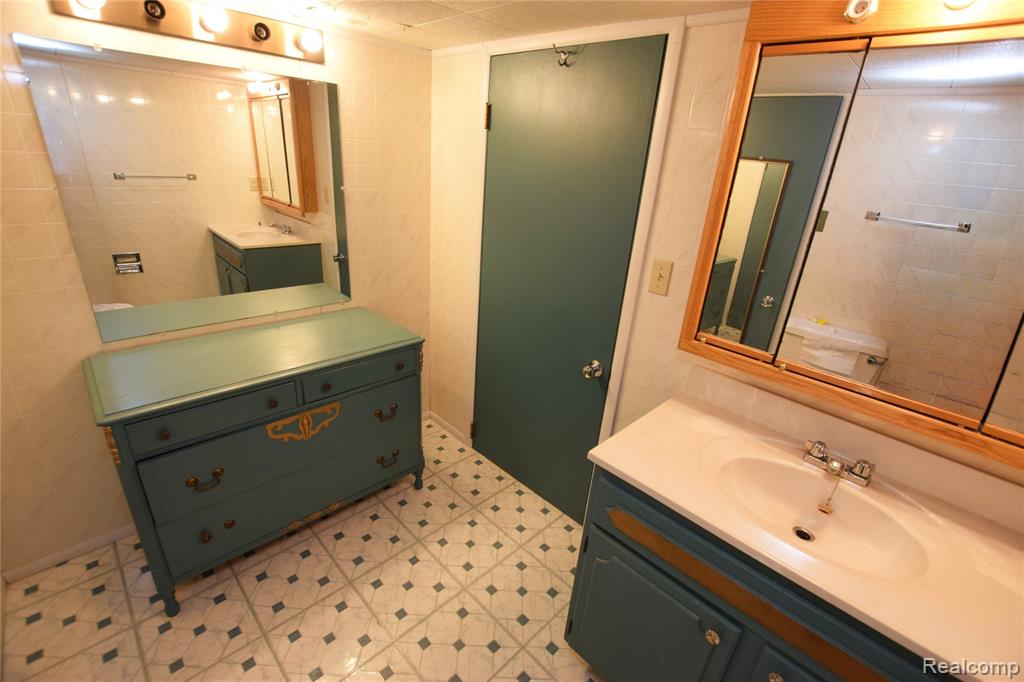 1349 Ox Yoke Drive, Flint, MI 48532 — Photo 17