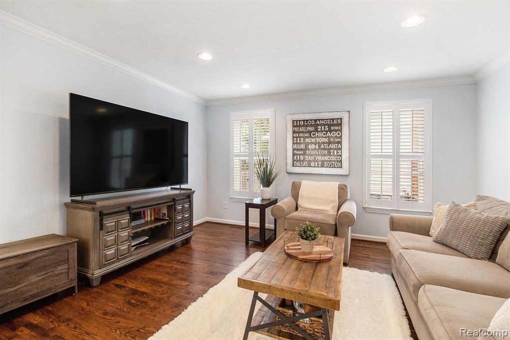 606 Hilldale Drive, Royal Oak, MI 48067 — Photo 9