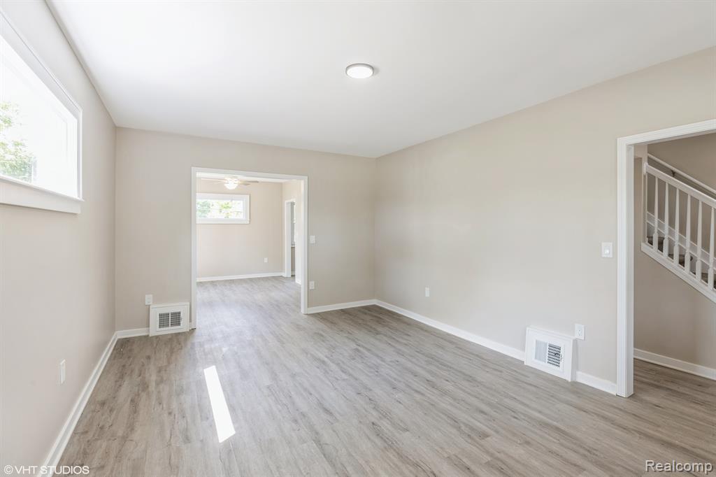 8843 BURNETTE Street, Detroit, MI 48204 — Photo 6