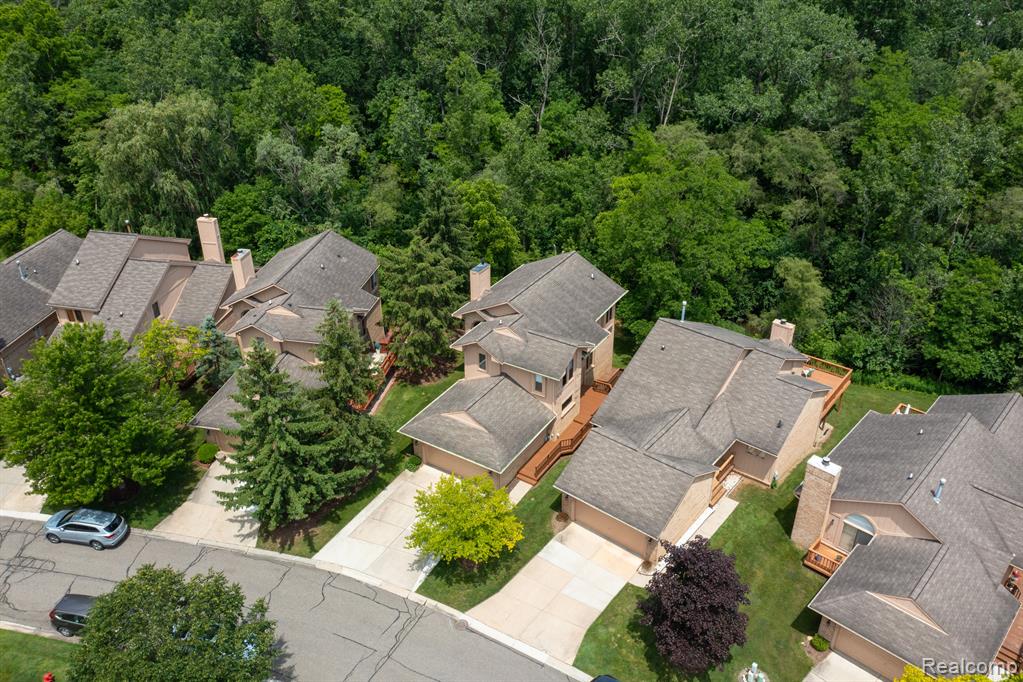 22140 River Ridge Trail, Farmington Hills, MI 48335 — Photo 27